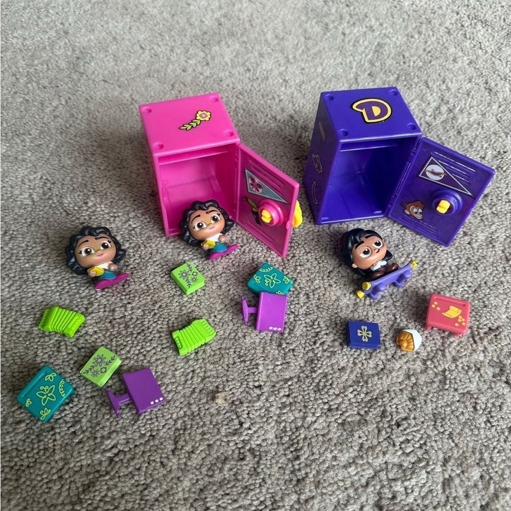 Disney Doorables with lockers